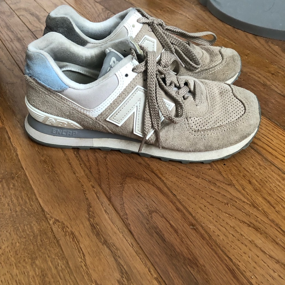 New Balance Women's Sneakers in Tan and Blue